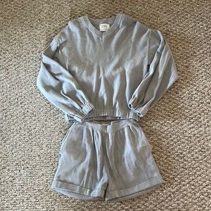 Zara kids sweater and shorts set. Size 13-14 kids but fits woman’s small/medium